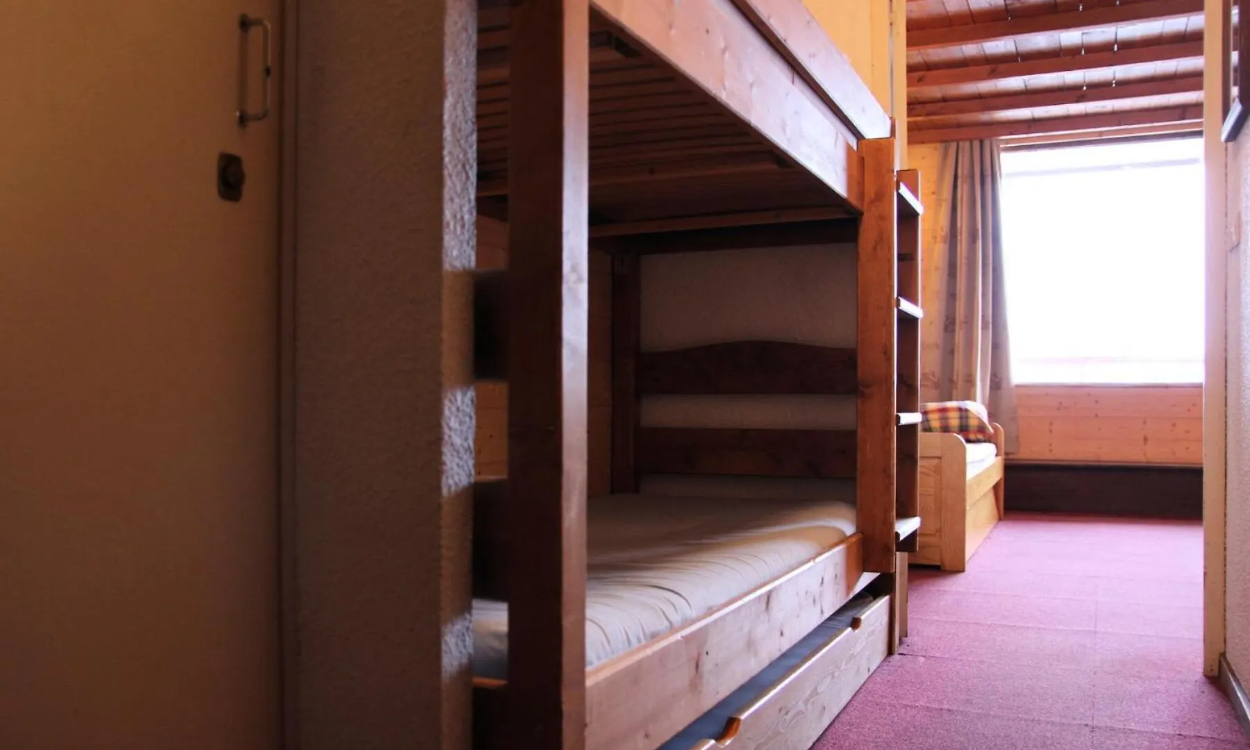 Residence Lac Blanc - Val Thorens Location: Studio Pour 4 Personnes Oriente Sud Ouest Residence Lac Blanc Mae-9050