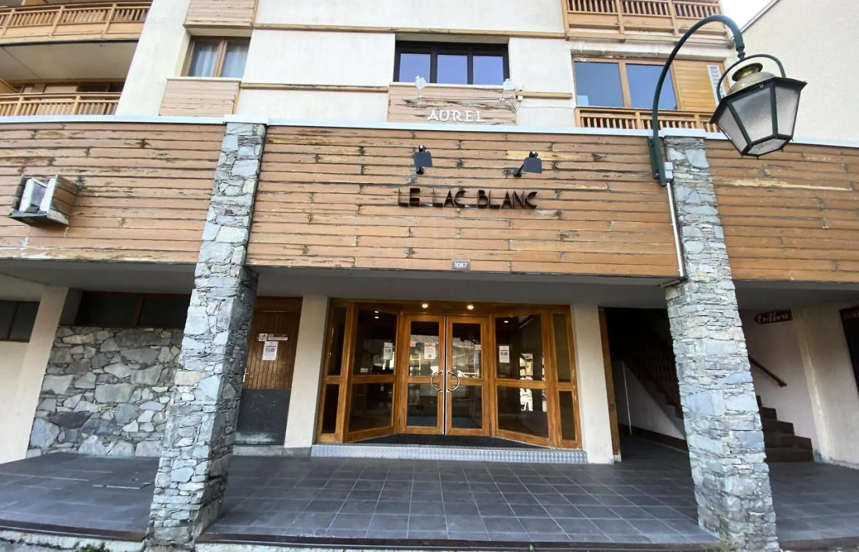 Residence Lac Blanc - Val Thorens Location: Studio Pour 4 Personnes Oriente Sud Ouest Residence Lac Blanc Mae-9050 France